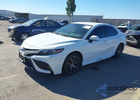 2021 Toyota Camry Se z USA, uszkodzony, nr VIN 4T1T11AK3MU523054